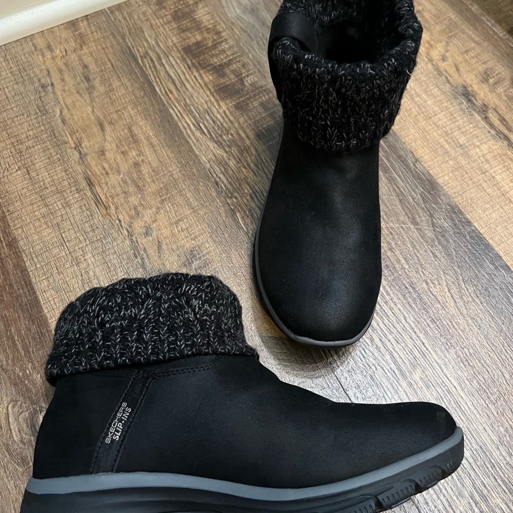 Sketchers Slip-Ins Ankle Boots - Picture 3 of 4